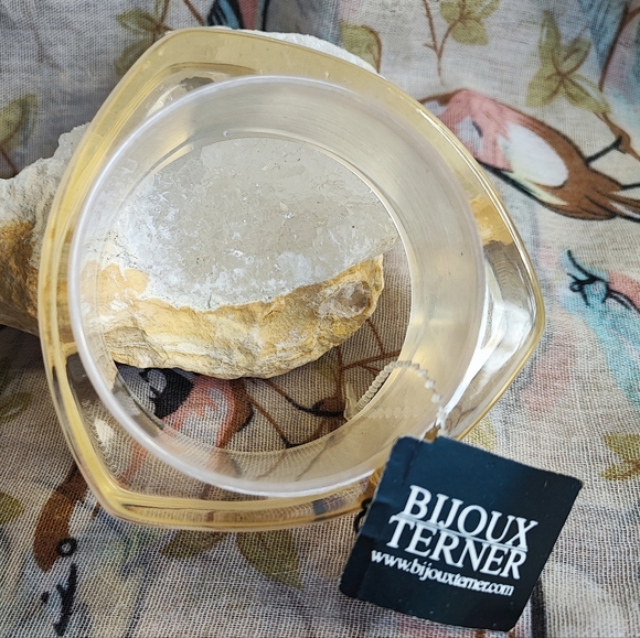 Bijoux Terner Spun Chunky Clear Frosted Lucite Triangle Bangle Bracelet NWT - Picture 6 of 8